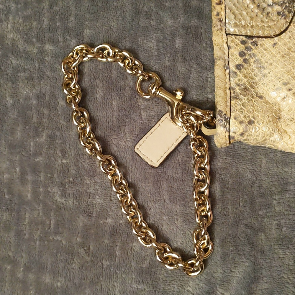 Coach shimmer snakeskin pattern wristlet/bag in cream & gray w/ gold hardware - Picture 8 of 14